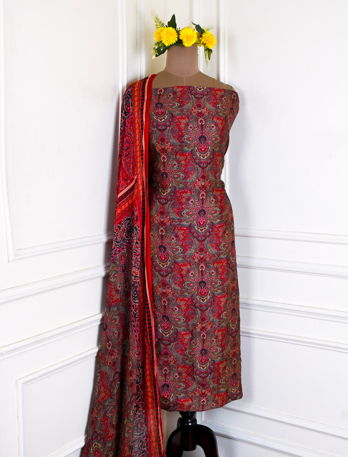 Sapphire Chinon Red Unstitched Suit