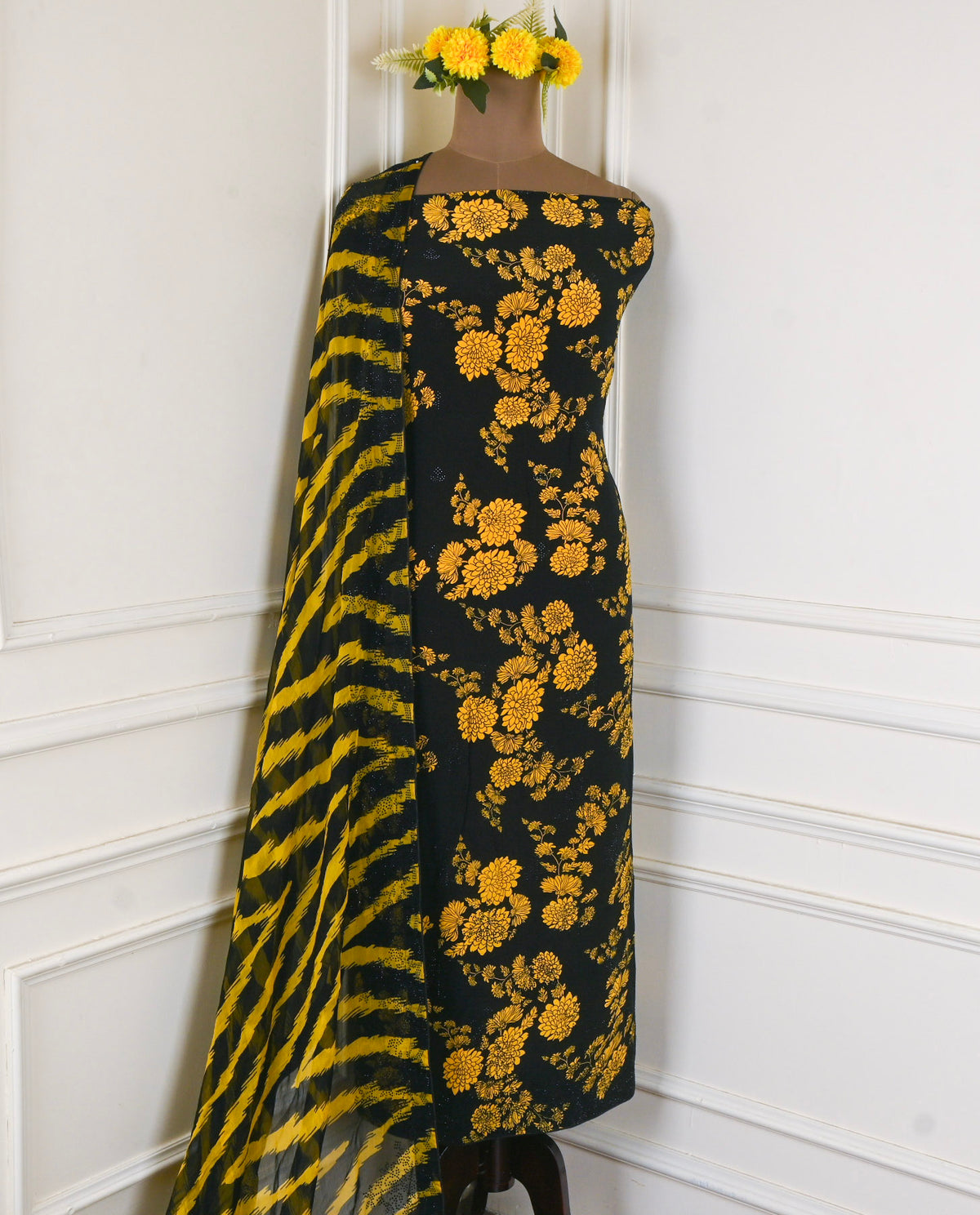 Crepe Black & Yellow Unstitched Suit