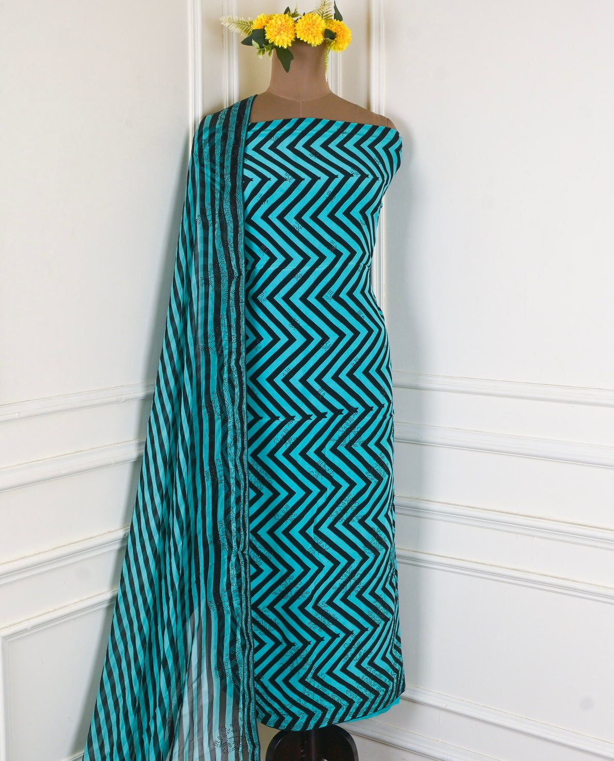 Crepe Ferozi Unstitched Suit