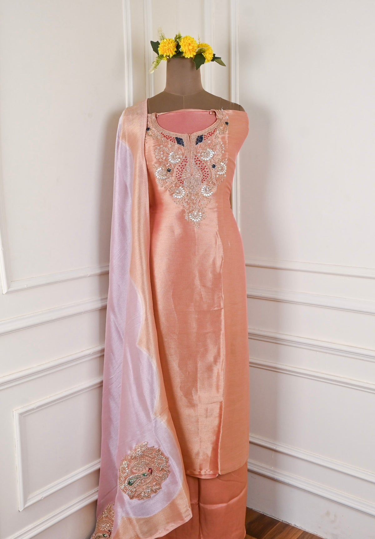 Giraffe Shimmer Golden Unstitched Suit