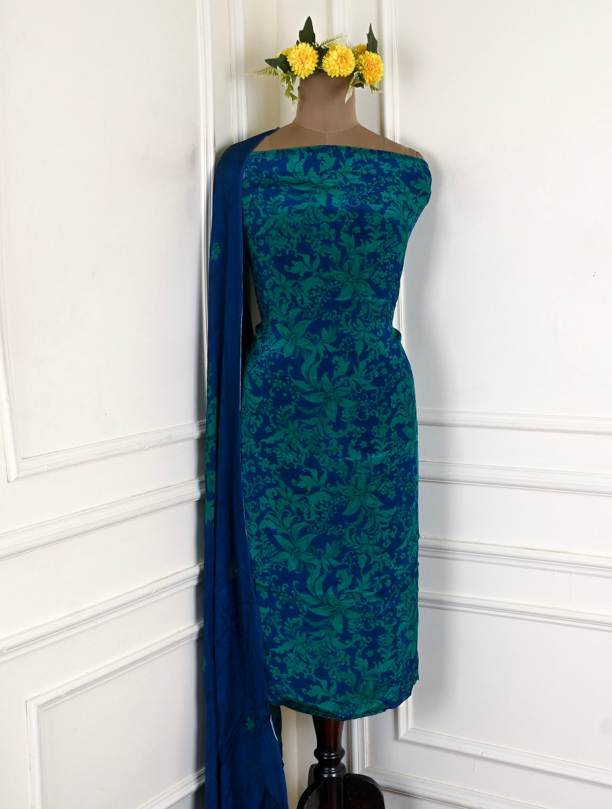 Crepe Royal Blue Unstitched Suit