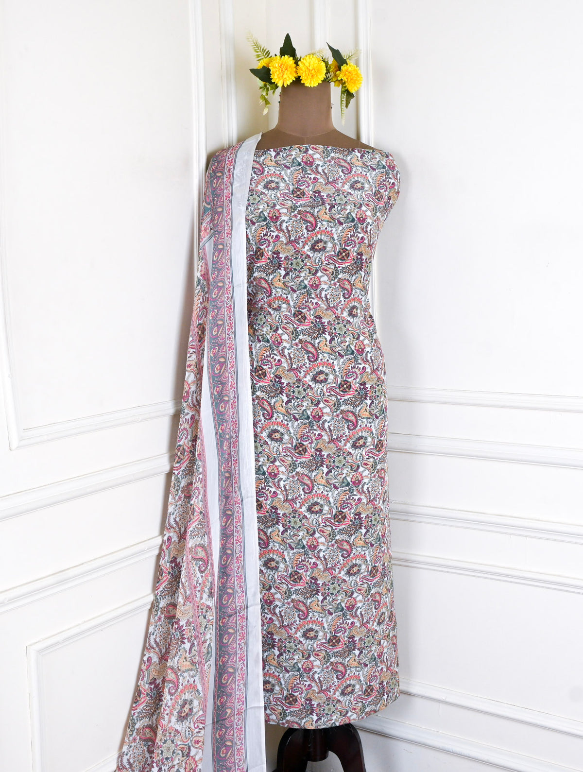 Crepe Off-White Unstitched Suit