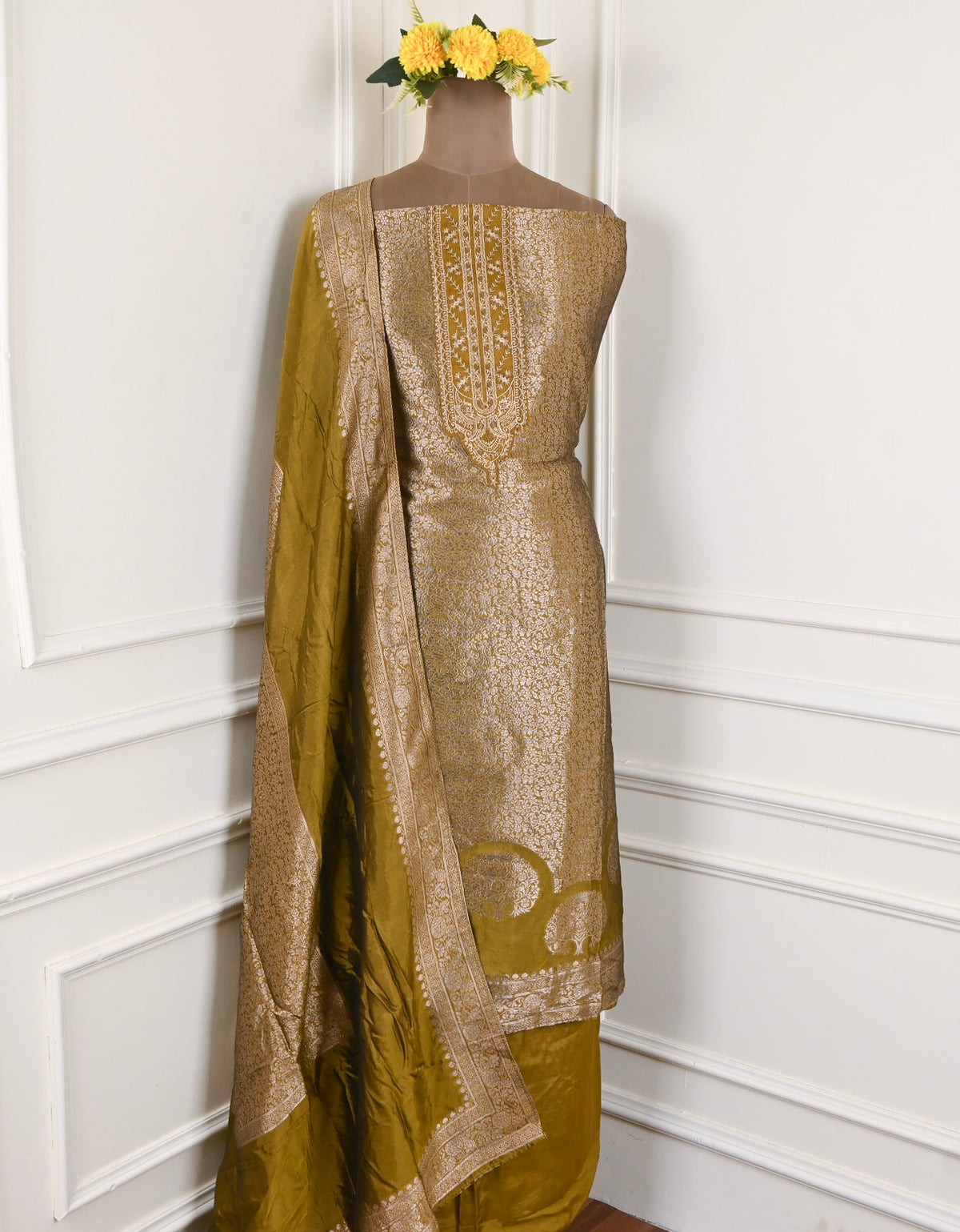 Banarasi Mehandi Unstitched Suit