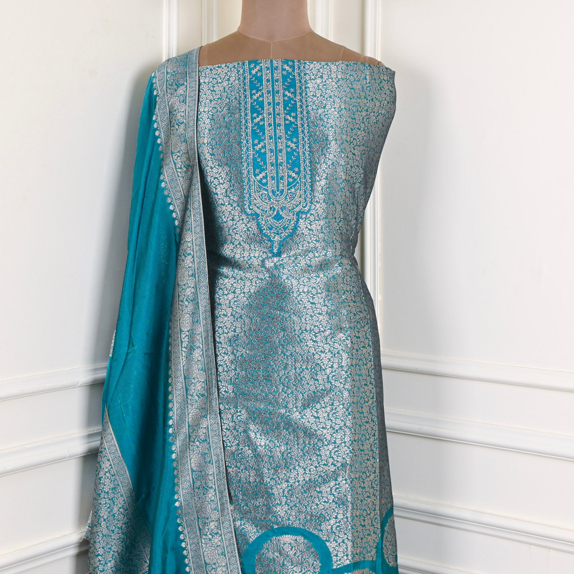 Banarasi Ferozi Unstitched Suit