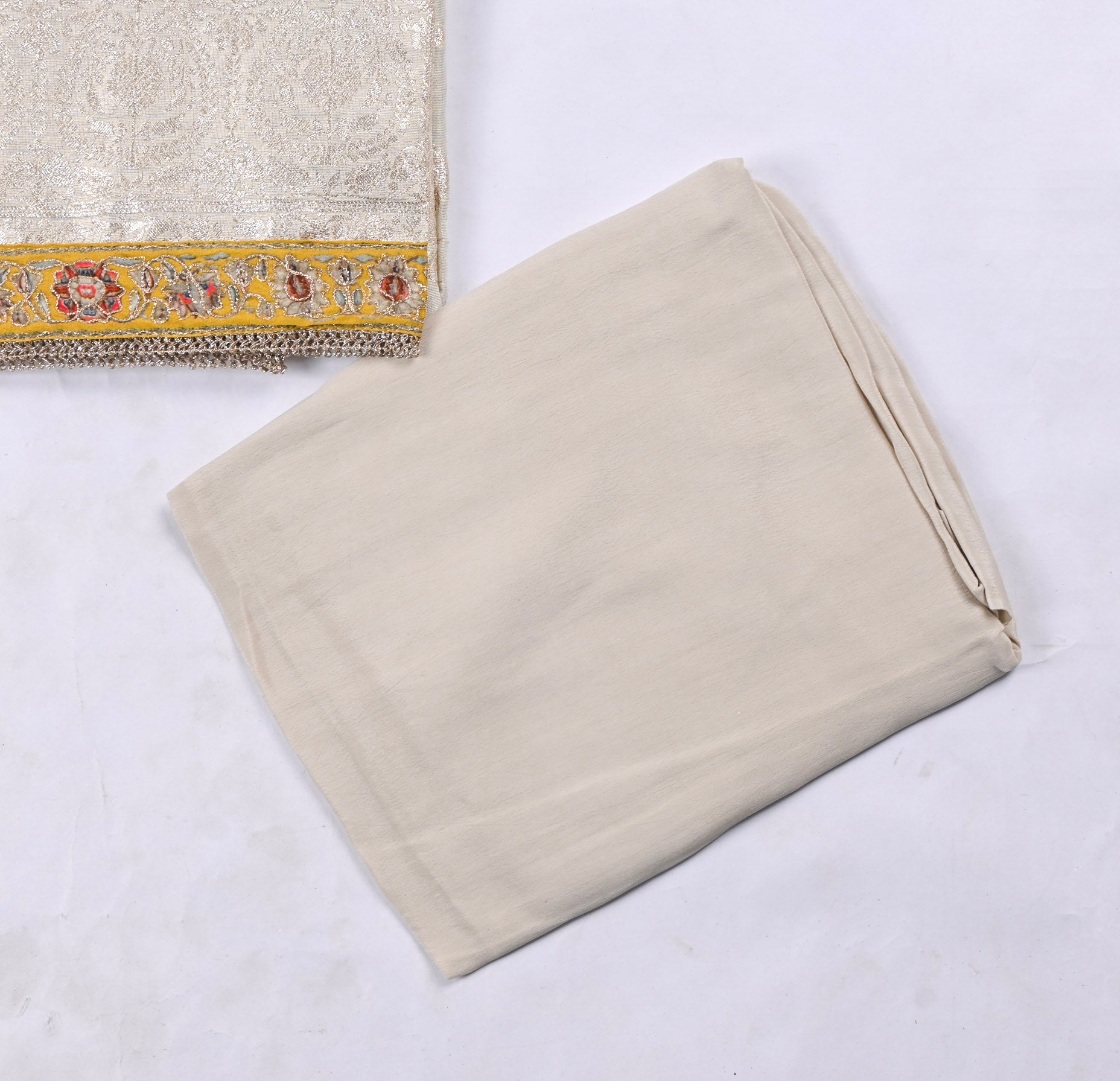 Giraffe Shimmer Cream Unstitched Suit