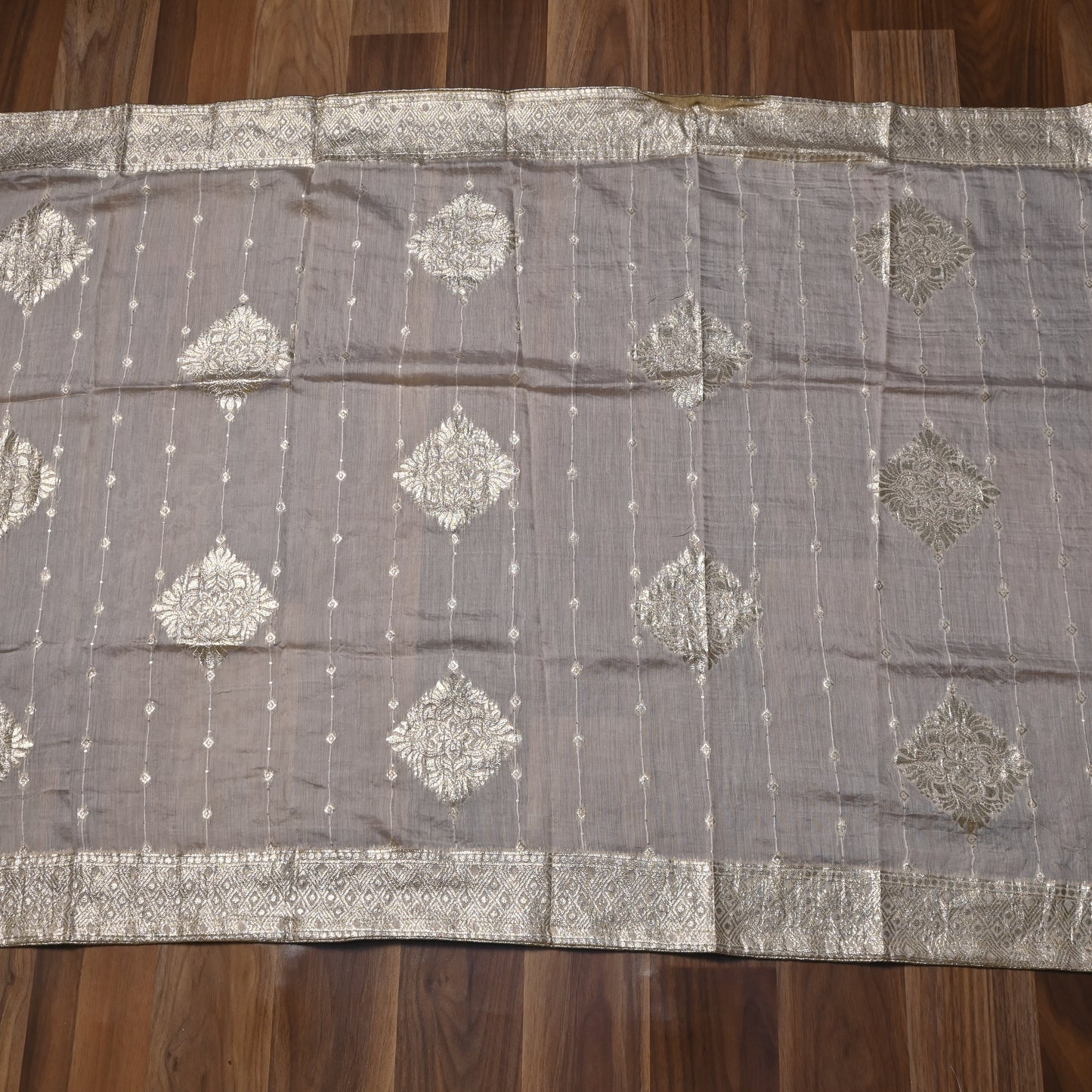 Banarasi off white Unstitched suit