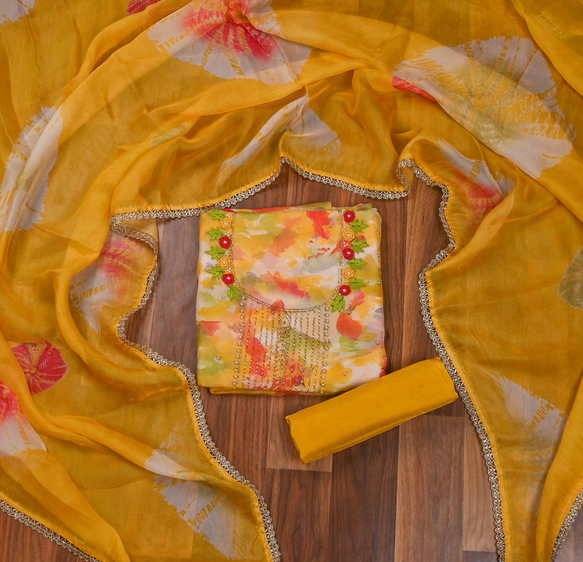 Burberry yellow Unstitched Suit