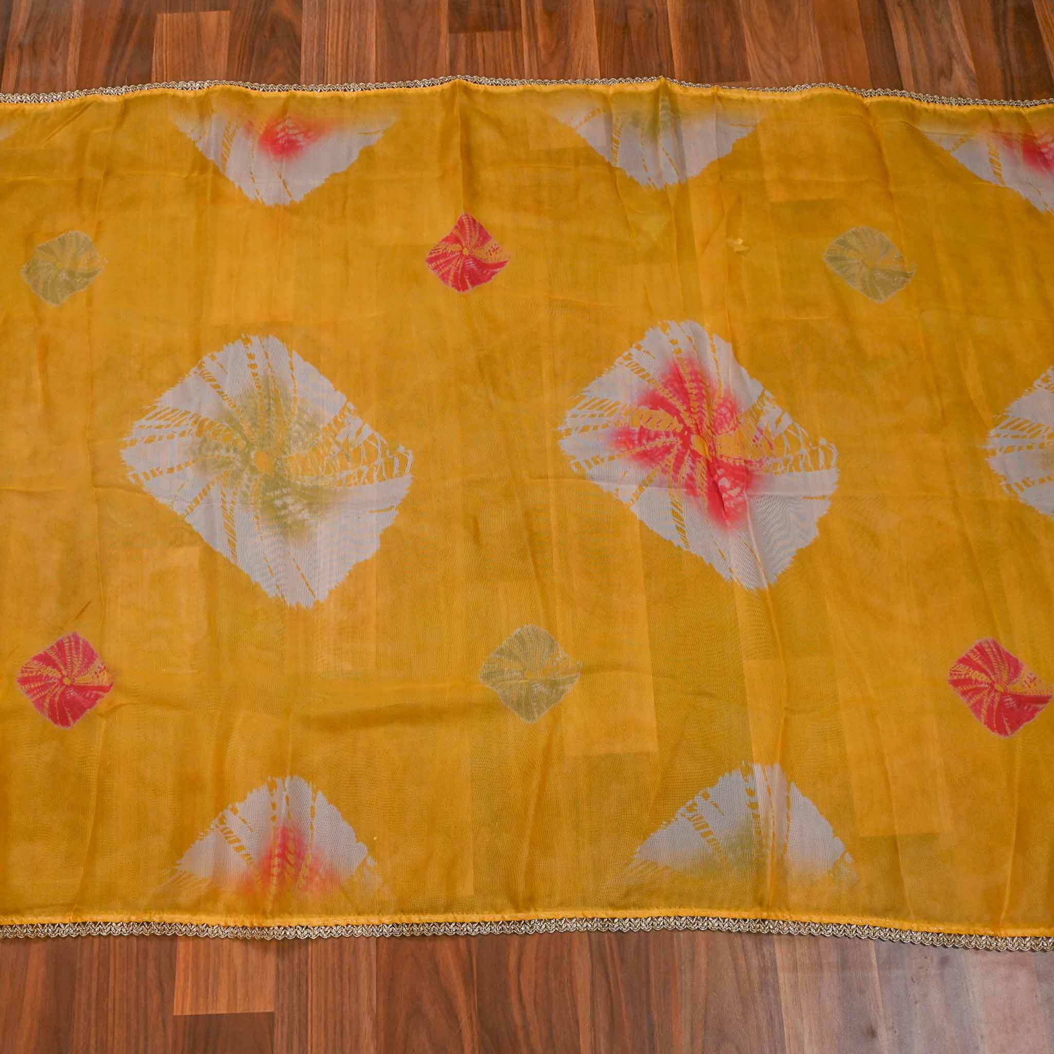 Burberry yellow Unstitched Suit